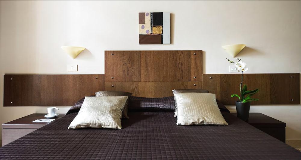 Hotel Cervia Roma Esterno foto