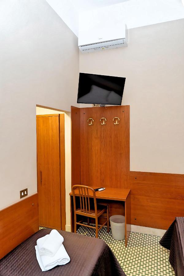 Hotel Cervia Roma Esterno foto