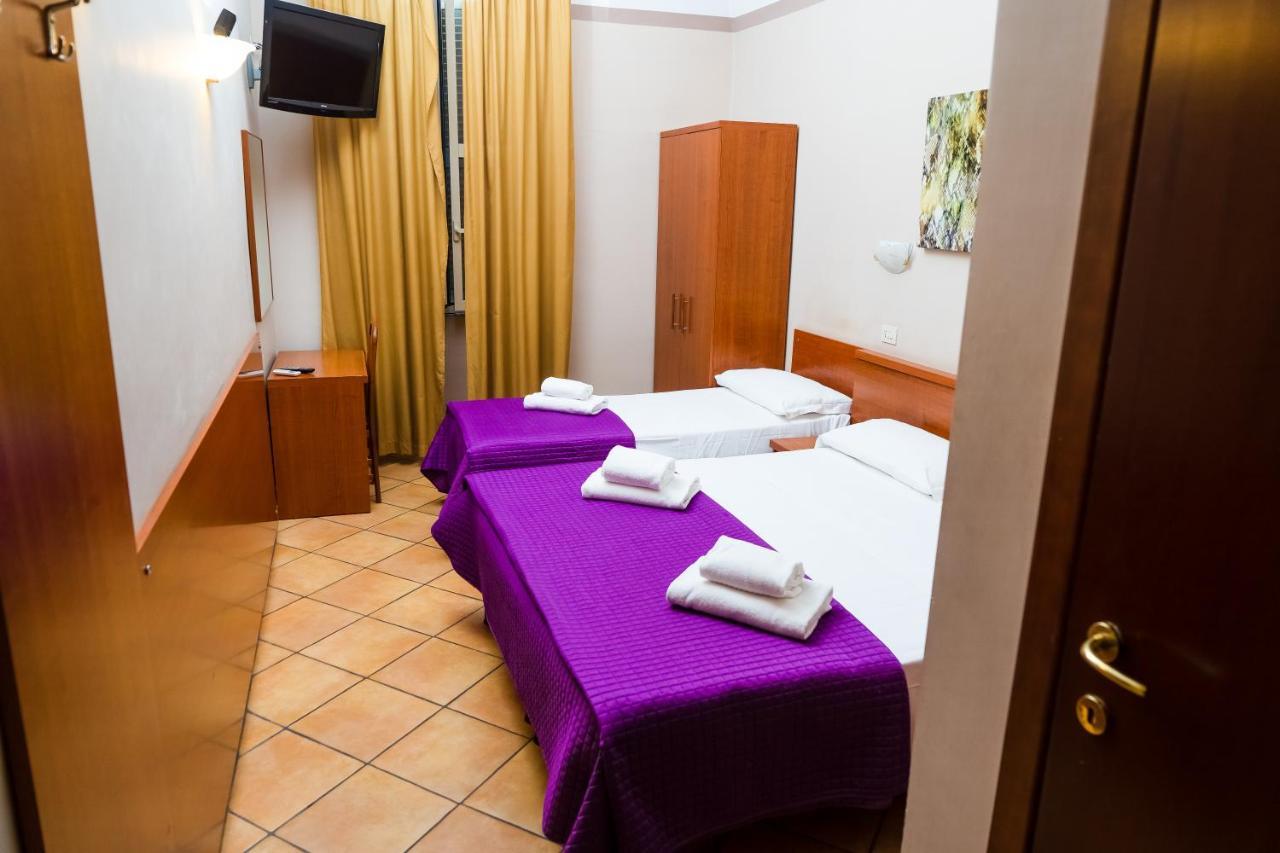 Hotel Cervia Roma Esterno foto