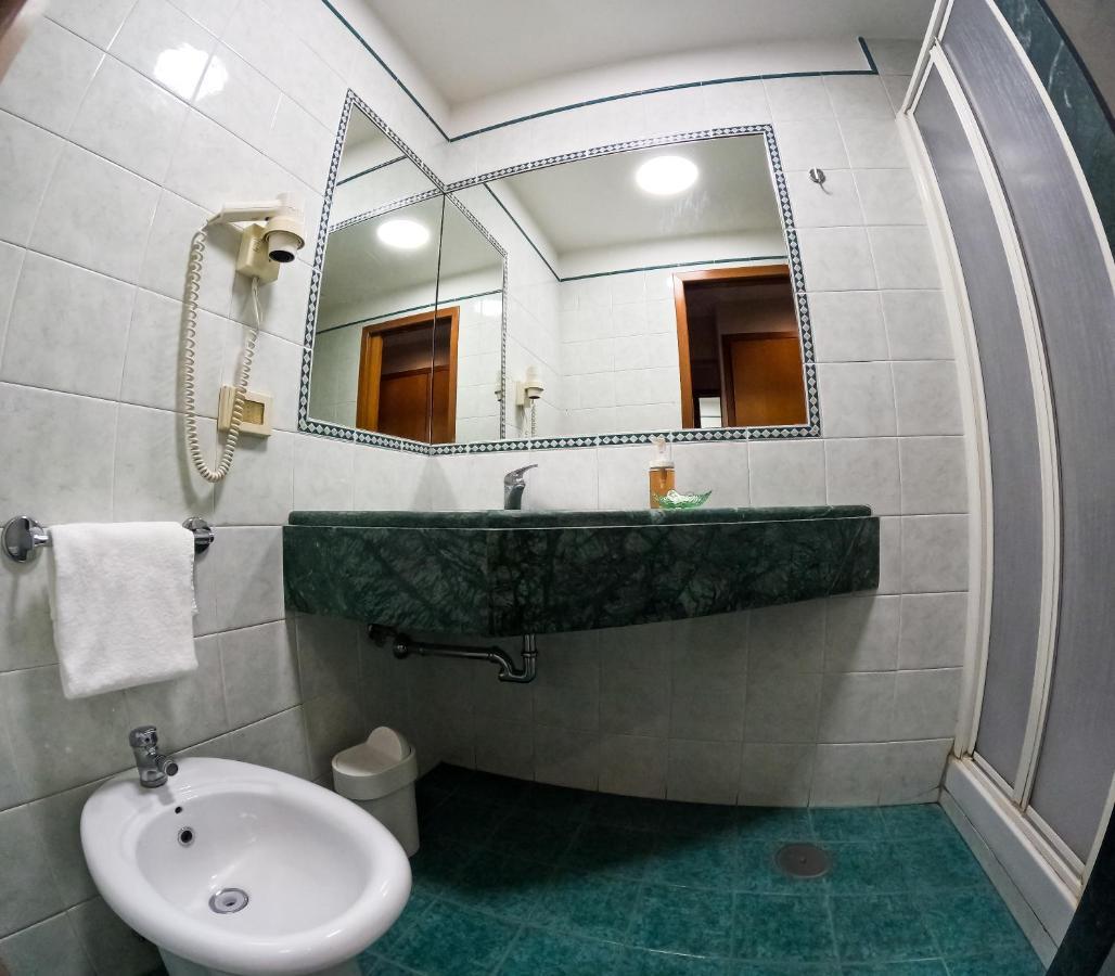 Hotel Cervia Roma Esterno foto