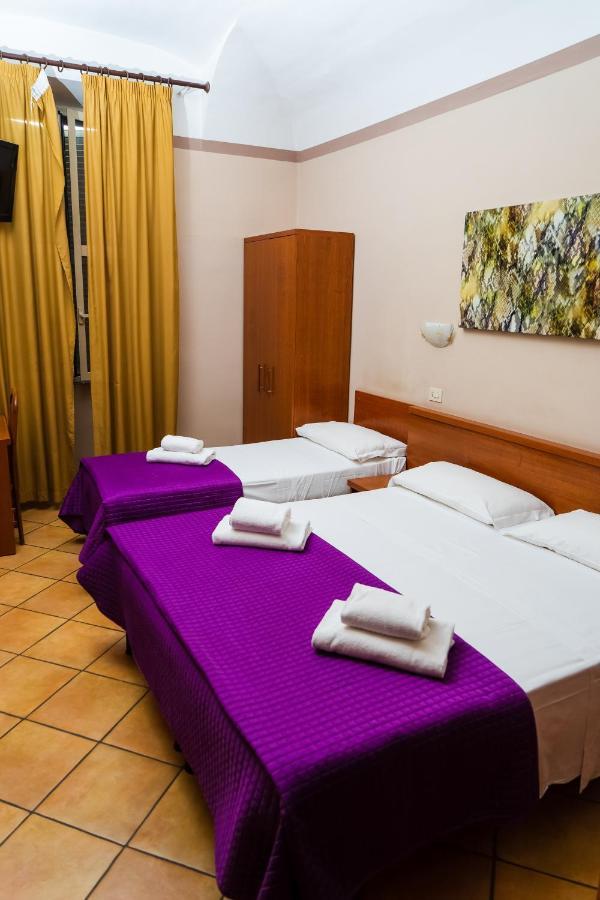 Hotel Cervia Roma Esterno foto