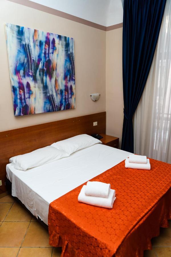 Hotel Cervia Roma Esterno foto