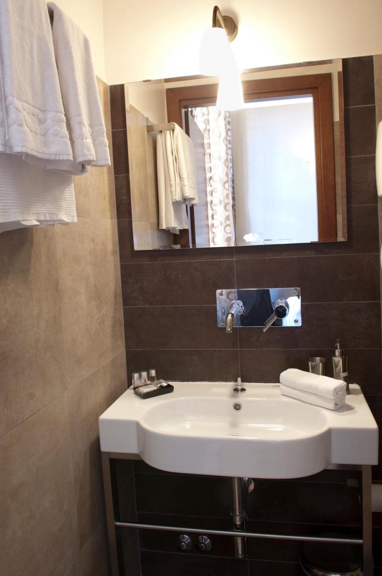 Hotel Cervia Roma Esterno foto