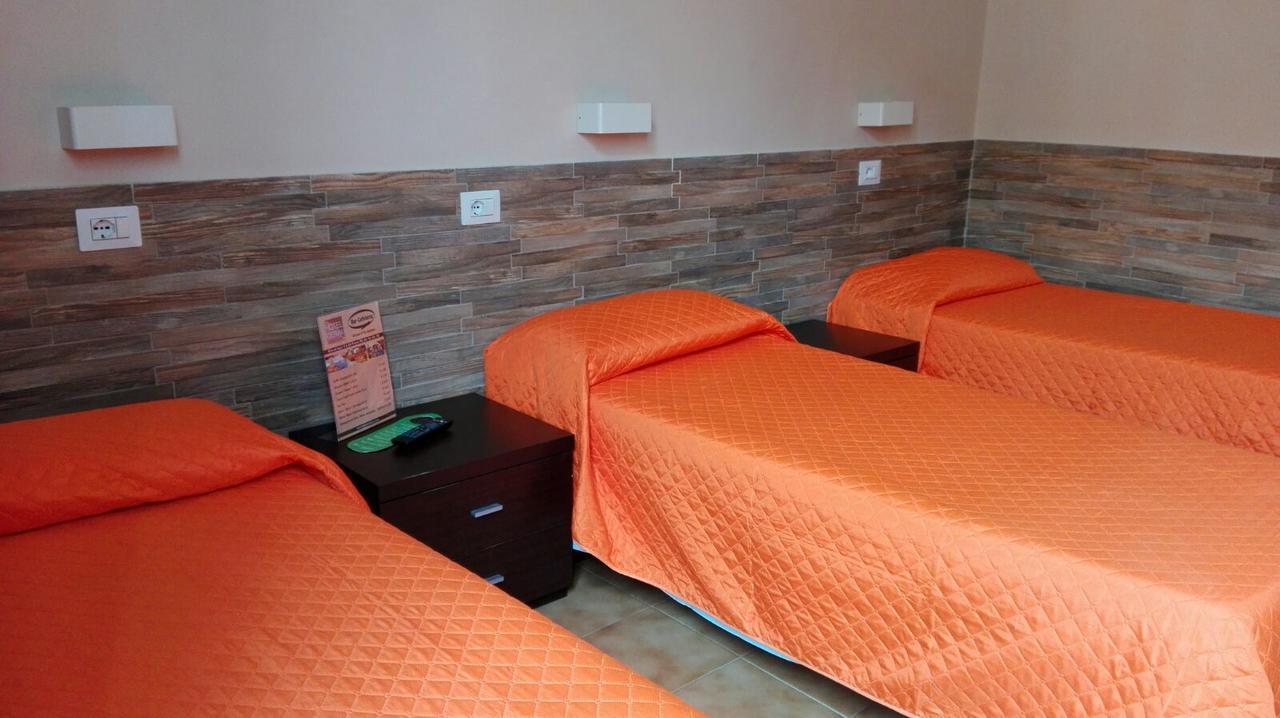Hotel Cervia Roma Esterno foto